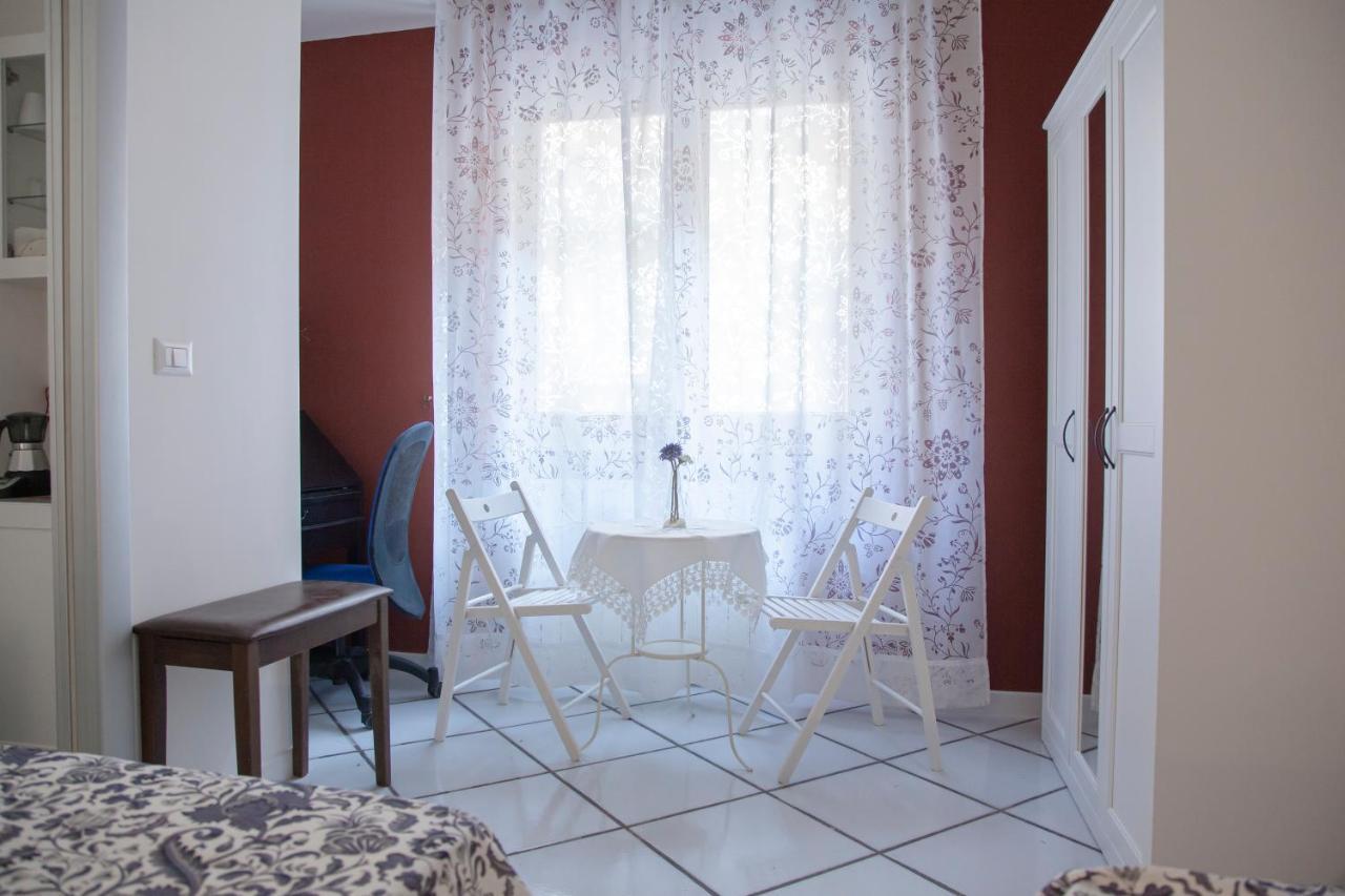 Poly'S House Bed & Breakfast Torre Annunziata Exterior photo